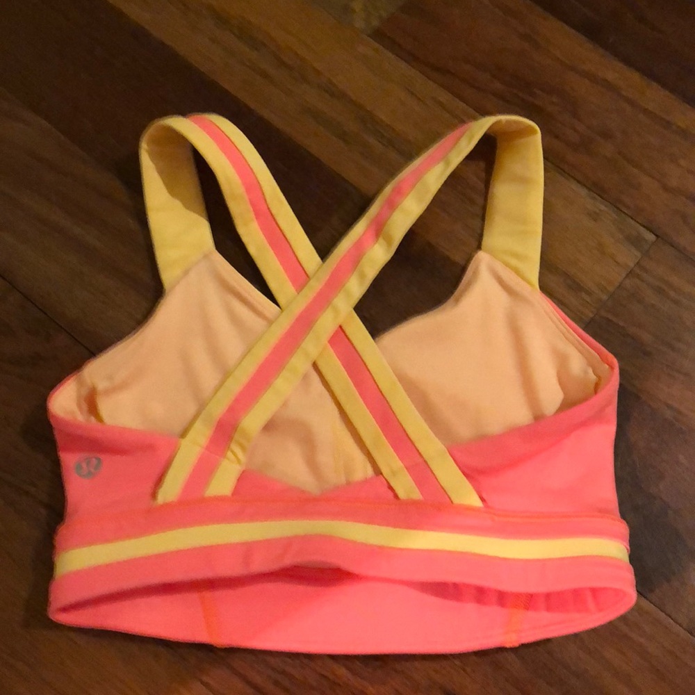 sports bra - Picture 2 of 2